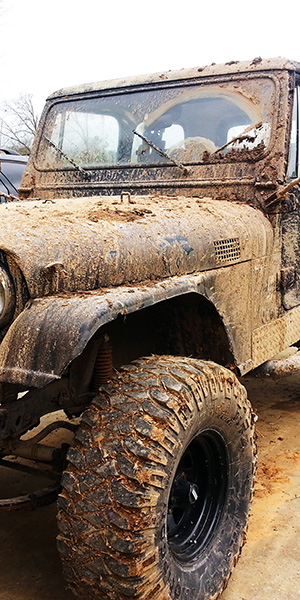 Jeep CJ-7 Swamp Crossing